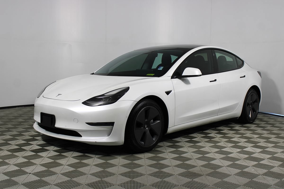 Used 2021 Tesla Model 3 Standard Range Plus RWD image 3