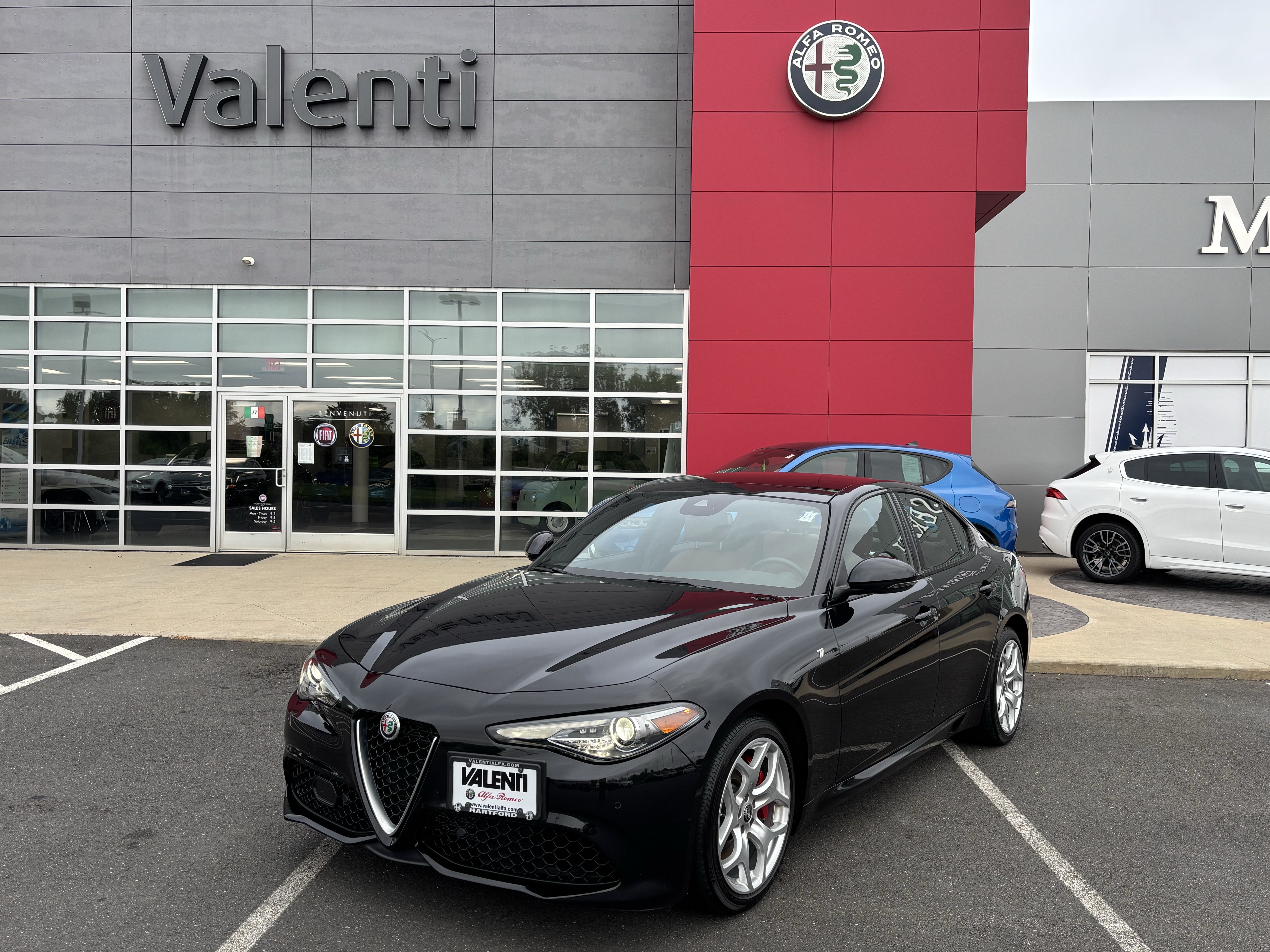Certified 2023 Alfa Romeo Giulia Ti AWD/4WD image 1