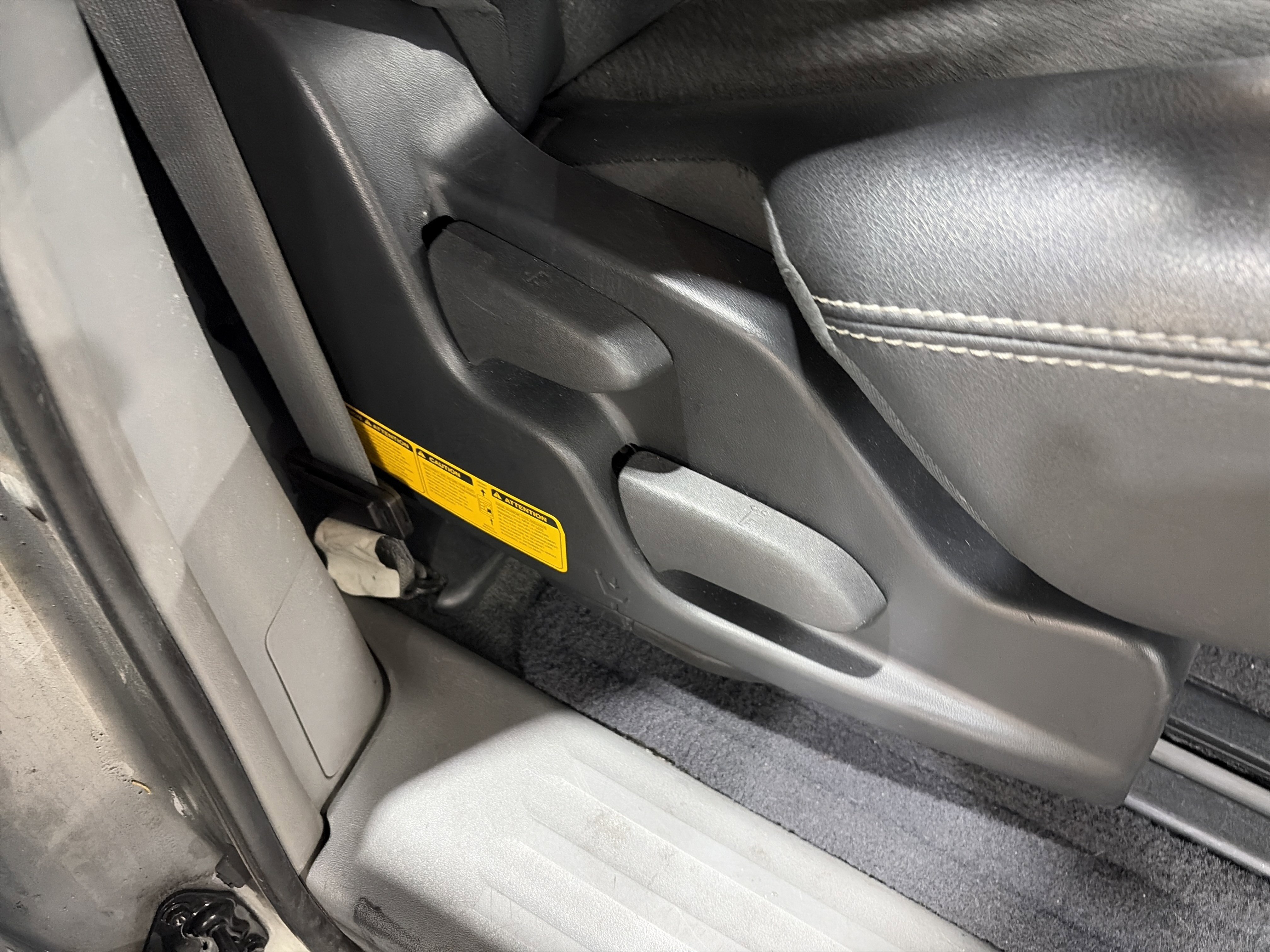 Used 2013 Toyota Sienna SE w/ Premium Pkg w/Entune FWD image 34