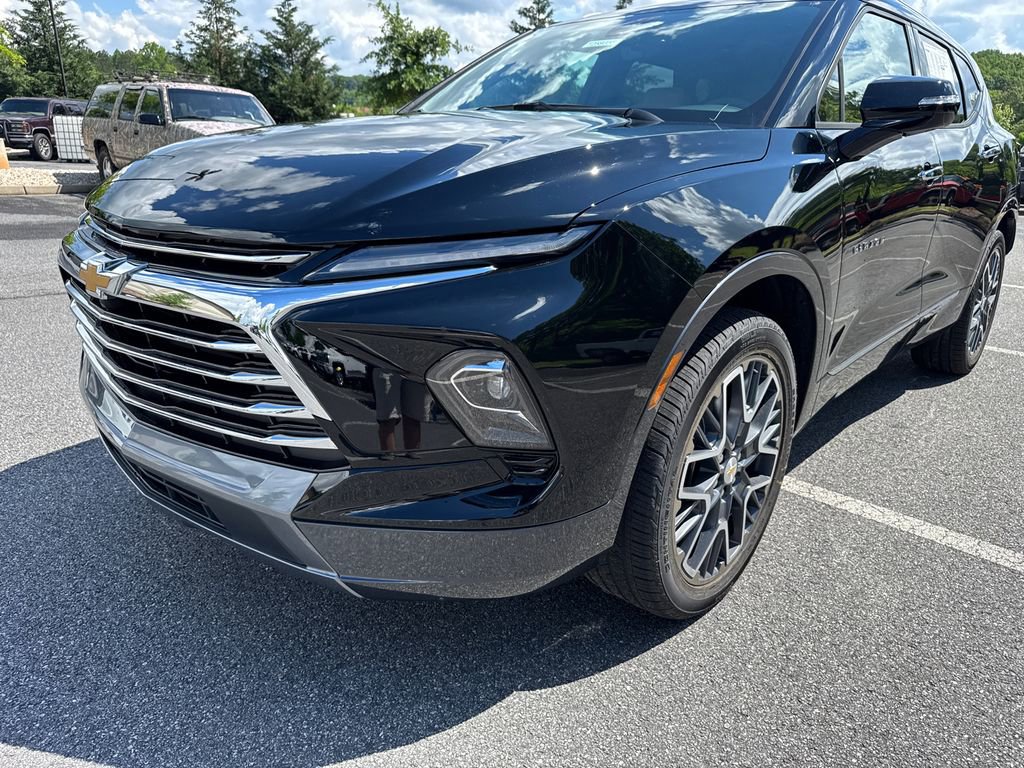 New 2025 Chevrolet Blazer Premier w/ Driver Confidence II Package FWD image 9