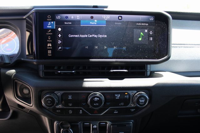 Used 2024 Jeep Gladiator Sport image 18