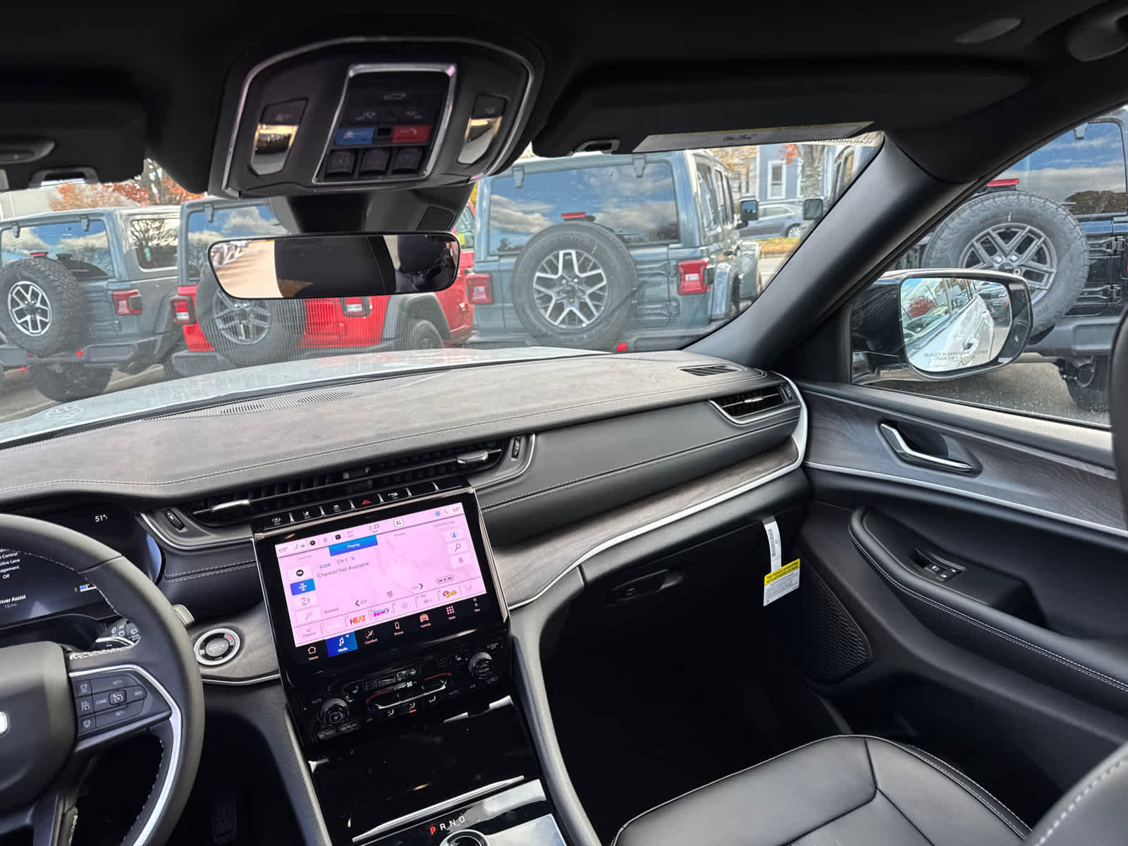 New 2025 Jeep Grand Cherokee Limited w/ Trailer Tow Package image 35