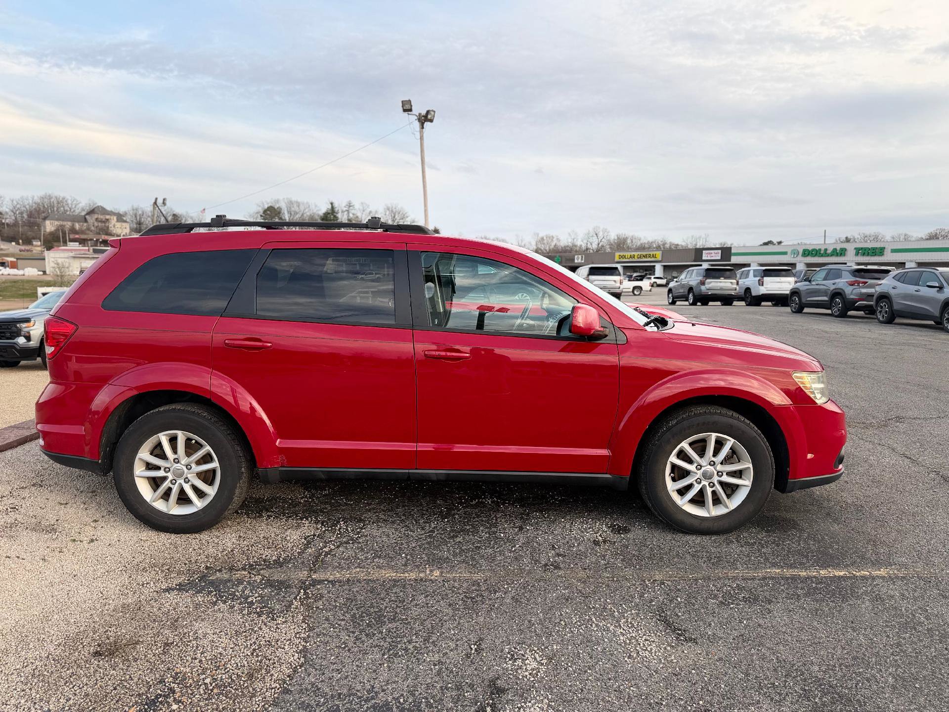 Used 2013 Dodge Journey SXT w/ Flexible Seating Group FWD image 2