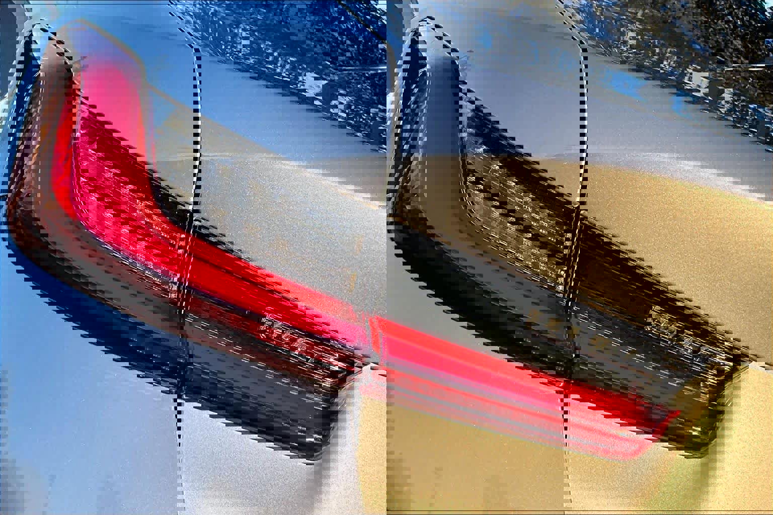 Used 2023 BMW 330i Sedan w/ Driving Assistance Package image 28