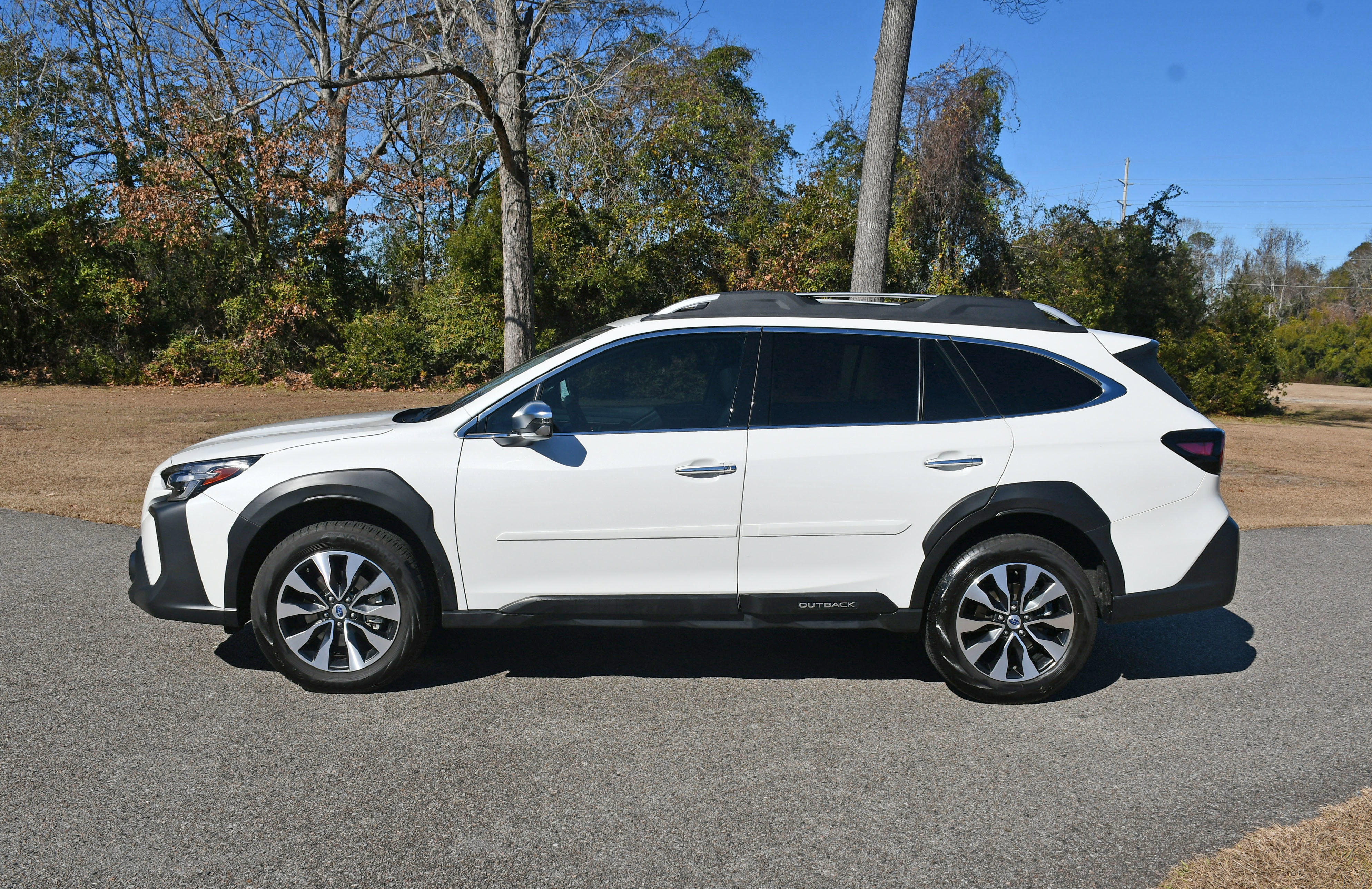 Used 2025 Subaru Outback Touring image 2