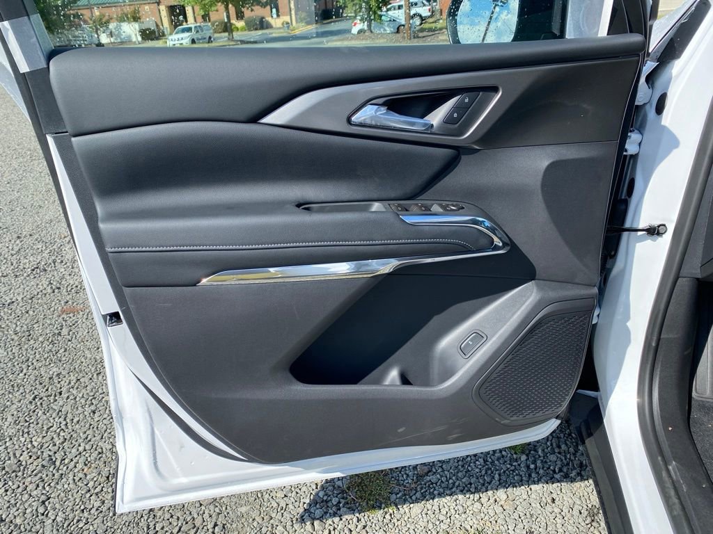 New 2026 Chevrolet Traverse LT image 9