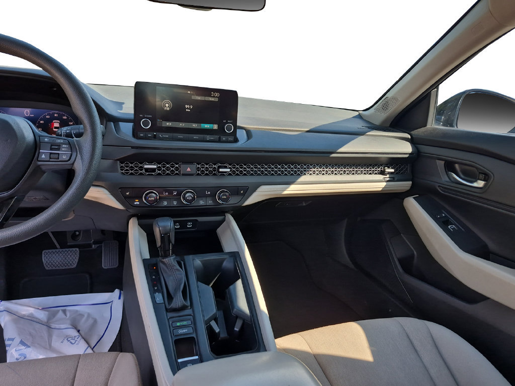Used 2023 Honda Accord EX image 11