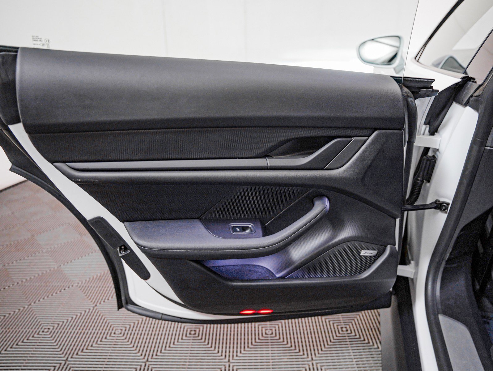 Certified 2022 Porsche Taycan 4S image 26