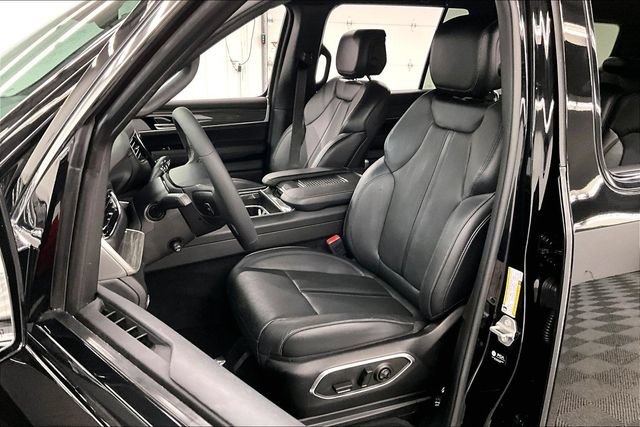 Used 2022 Jeep Wagoneer Series II AWD/4WD image 23