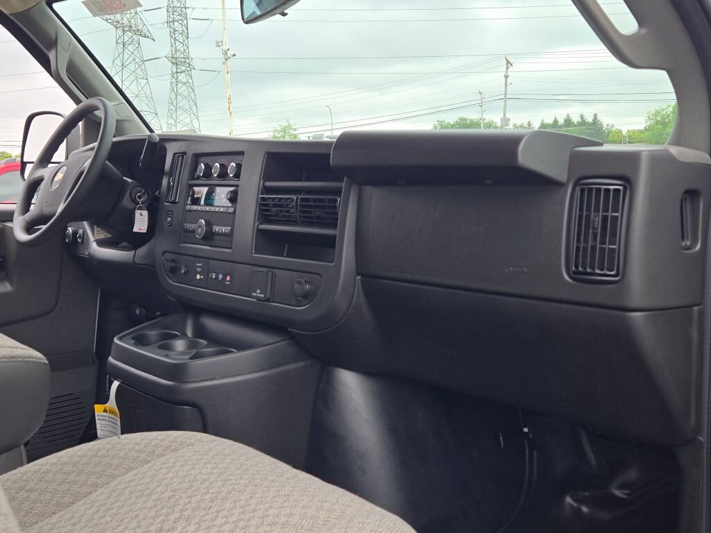 New 2025 Chevrolet Express 3500 w/ Power Convenience Package image 7