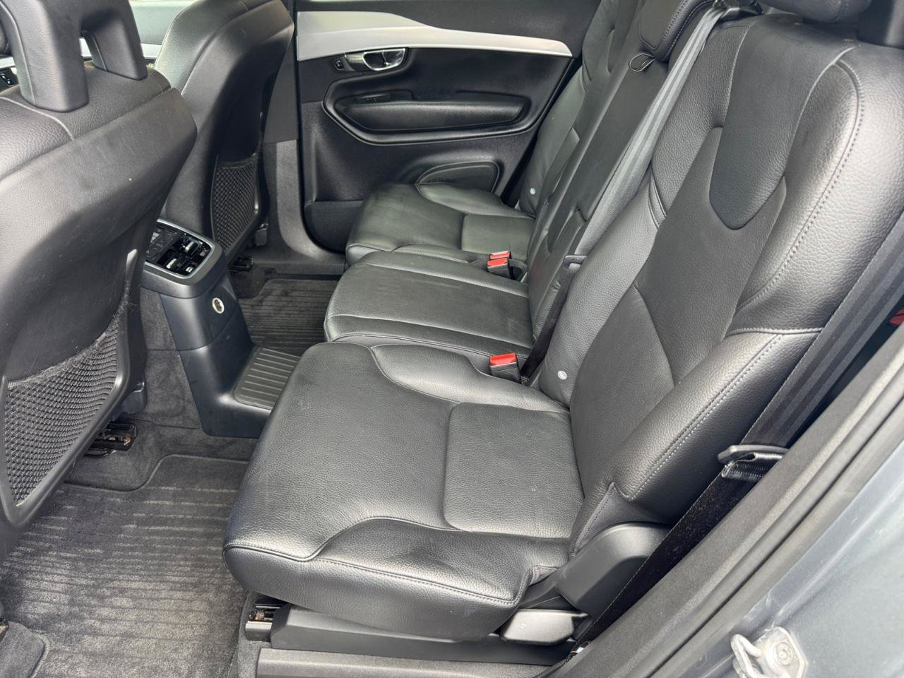 Used 2016 Volvo XC90 T8 Momentum w/ Vision Package AWD/4WD image 6