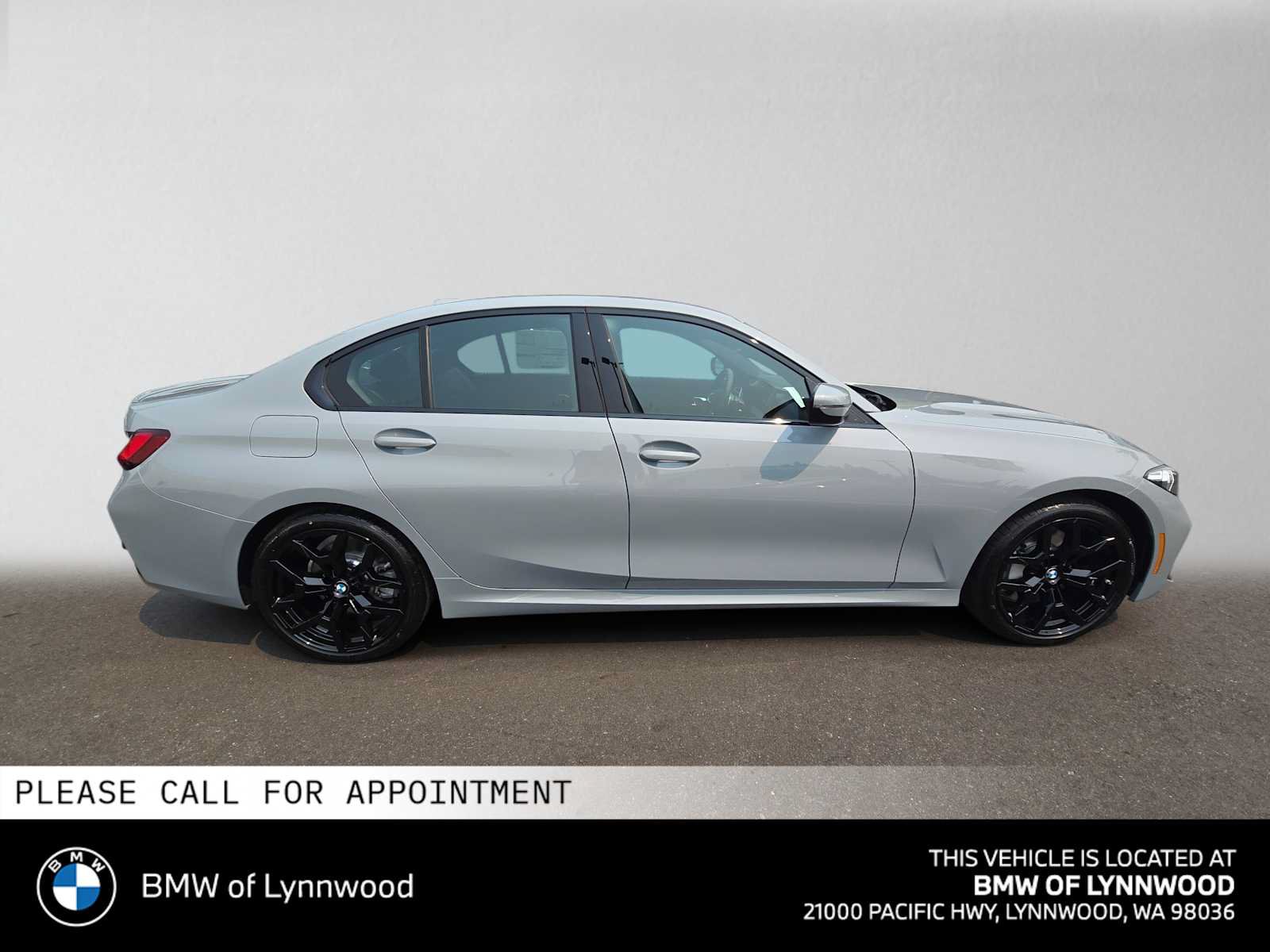 New 2026 BMW 330i xDrive Sedan w/ M Sport Package AWD/4WD image 2