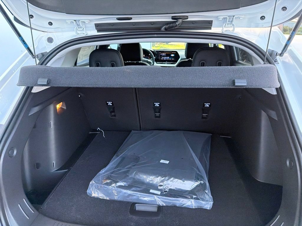 New 2026 Chevrolet Trax LT w/ Driver Confidence Package FWD image 9