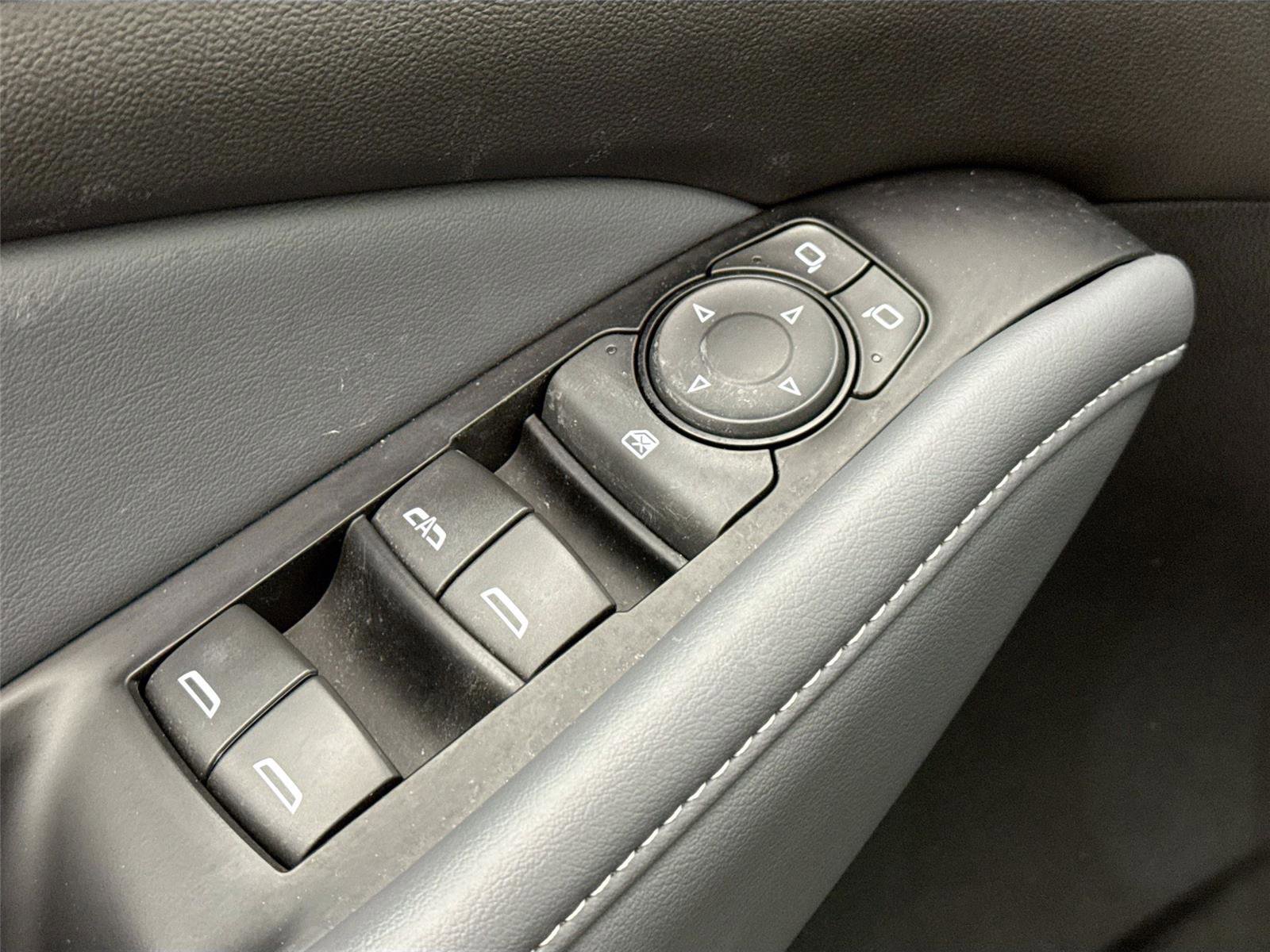 Used 2024 Buick Enclave Essence image 28