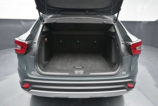 Used 2025 Chevrolet Trax LT w/ LT Convenience Package FWD image 9