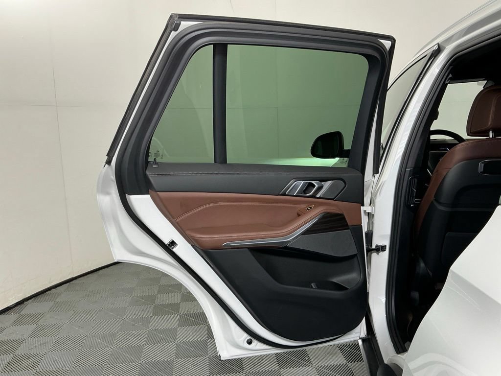 Used 2025 BMW X5 xDrive40i w/ Climate Comfort Package AWD/4WD image 24
