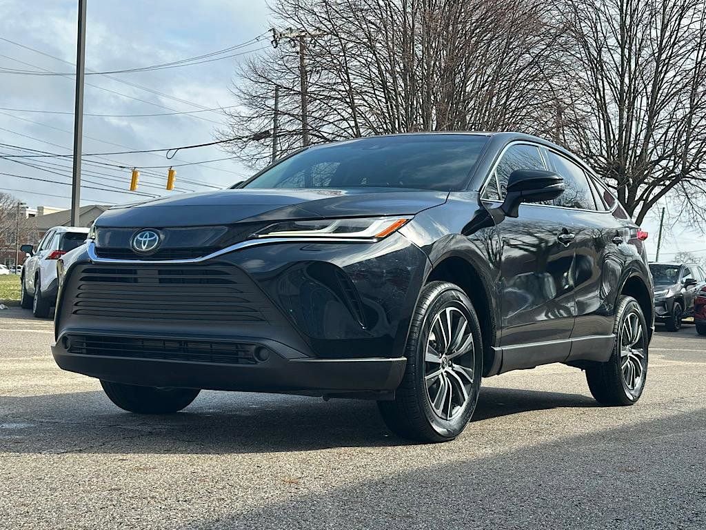 Certified 2024 Toyota Venza LE image 1