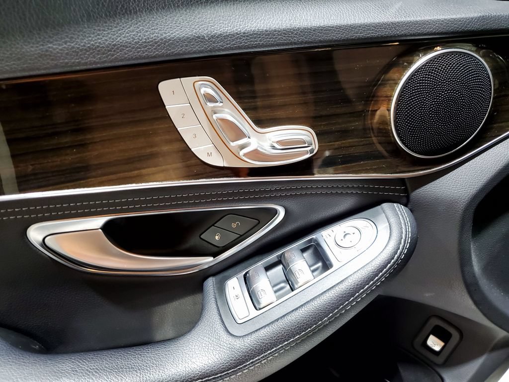 Used 2016 Mercedes-Benz C 300 Sedan image 34