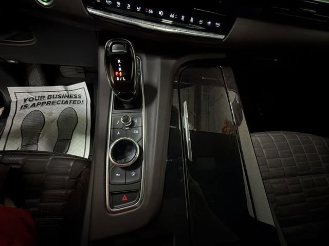 Certified 2022 Cadillac Escalade ESV Premium Luxury Platinum w/ Heavy-Duty Trailer Package AWD/4WD image 21