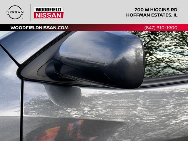 Used 2009 Pontiac Vibe w/ Sun And Sound Package FWD image 14