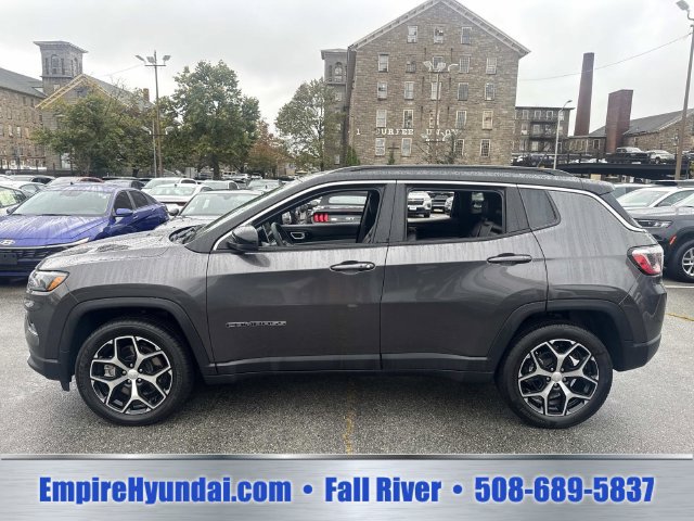 Used 2024 Jeep Compass Limited AWD/4WD image 10