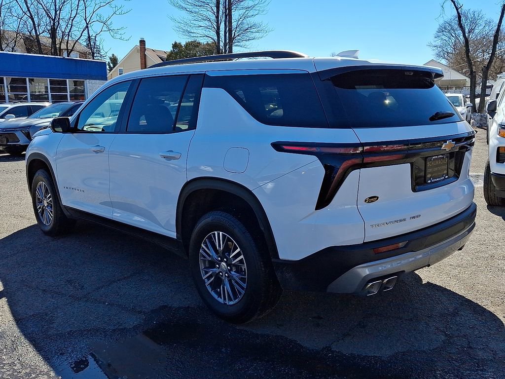 Used 2026 Chevrolet Traverse LT w/ Driver Confidence Package image 5
