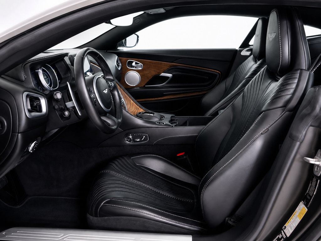 Used 2018 Aston Martin DB11 Coupe RWD image 5
