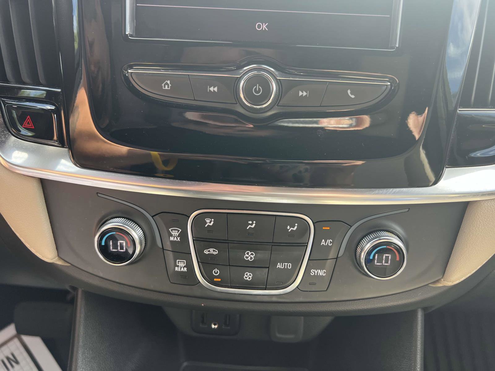 Used 2023 Chevrolet Traverse LS image 25