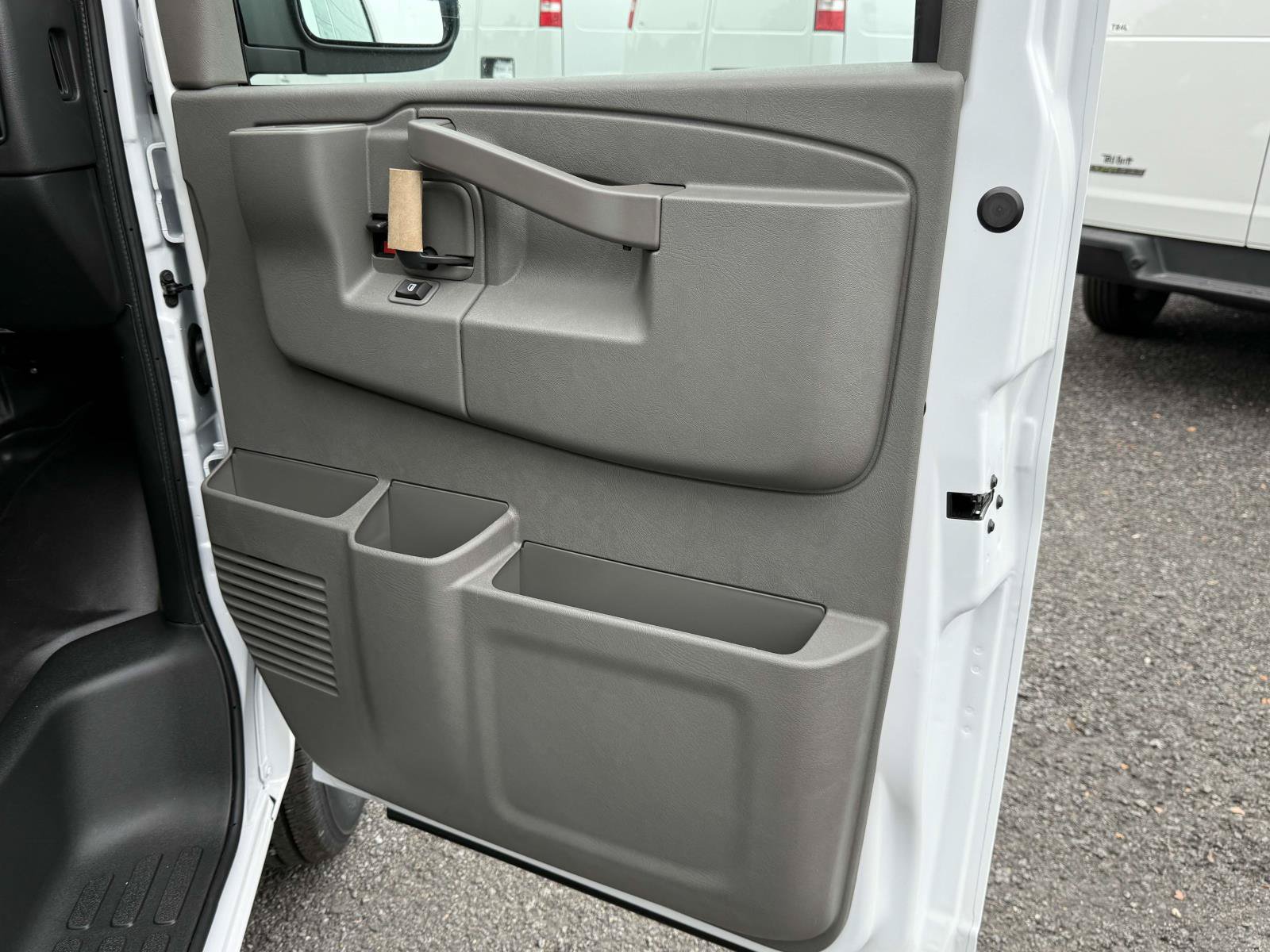 New 2025 Chevrolet Express 3500 Extended RWD image 20