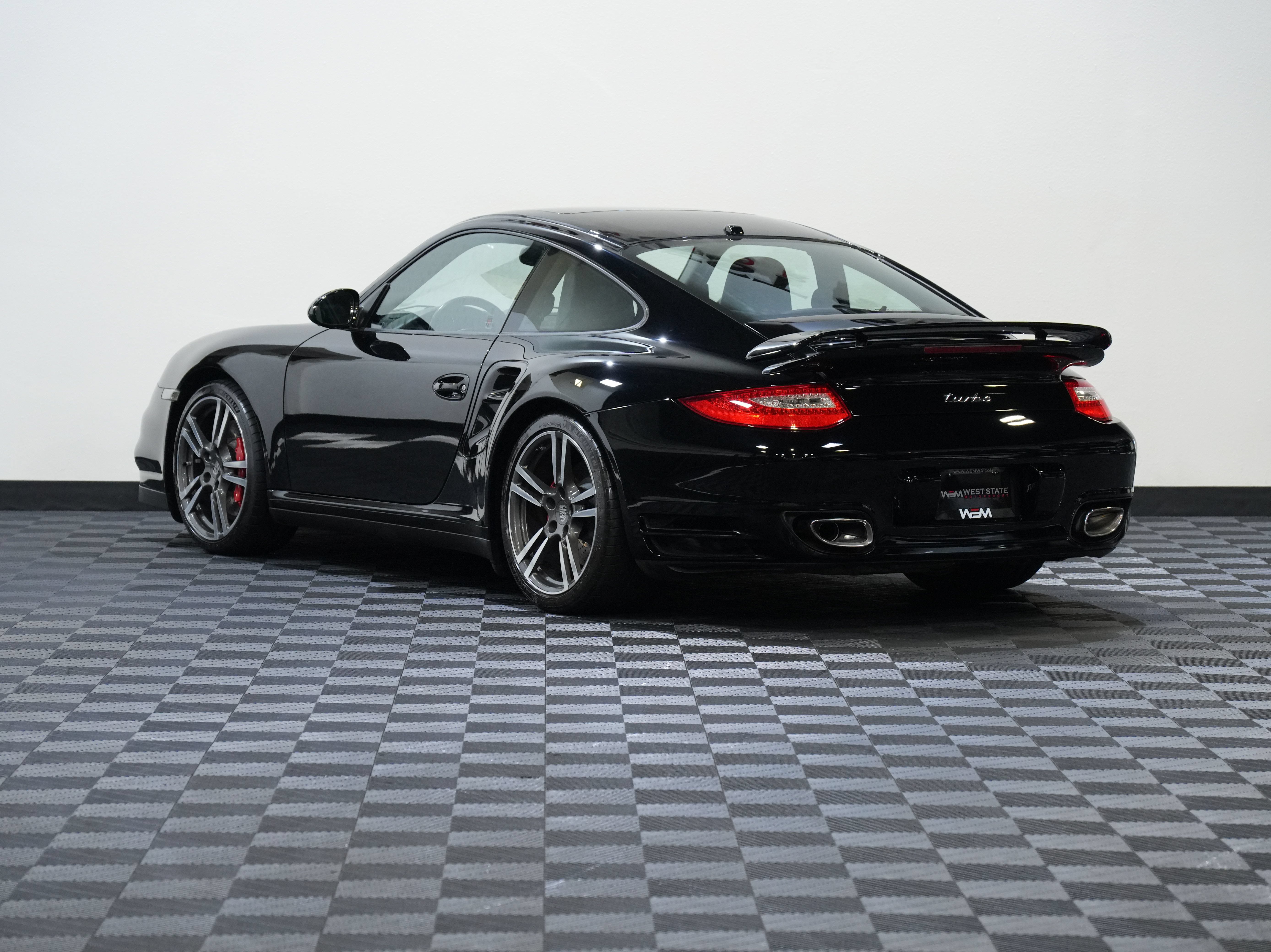 Used 2013 Porsche 911 4 Coupe AWD/4WD image 8