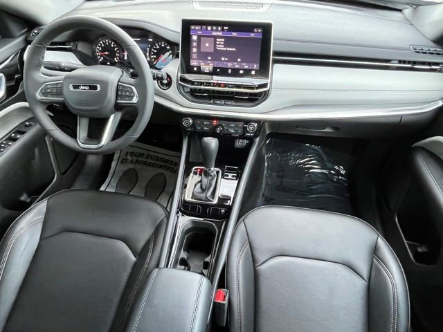 Used 2024 Jeep Compass Limited image 29