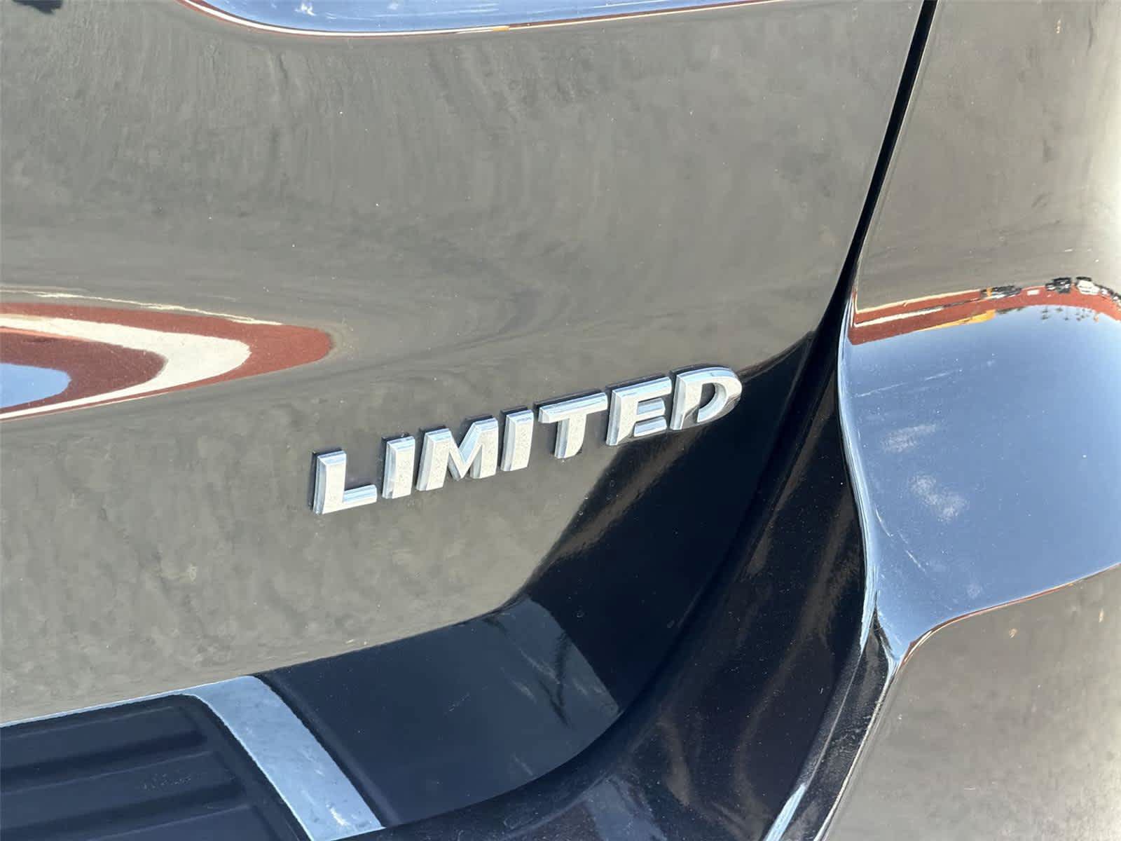 Used 2017 Jeep Grand Cherokee Limited RWD image 8
