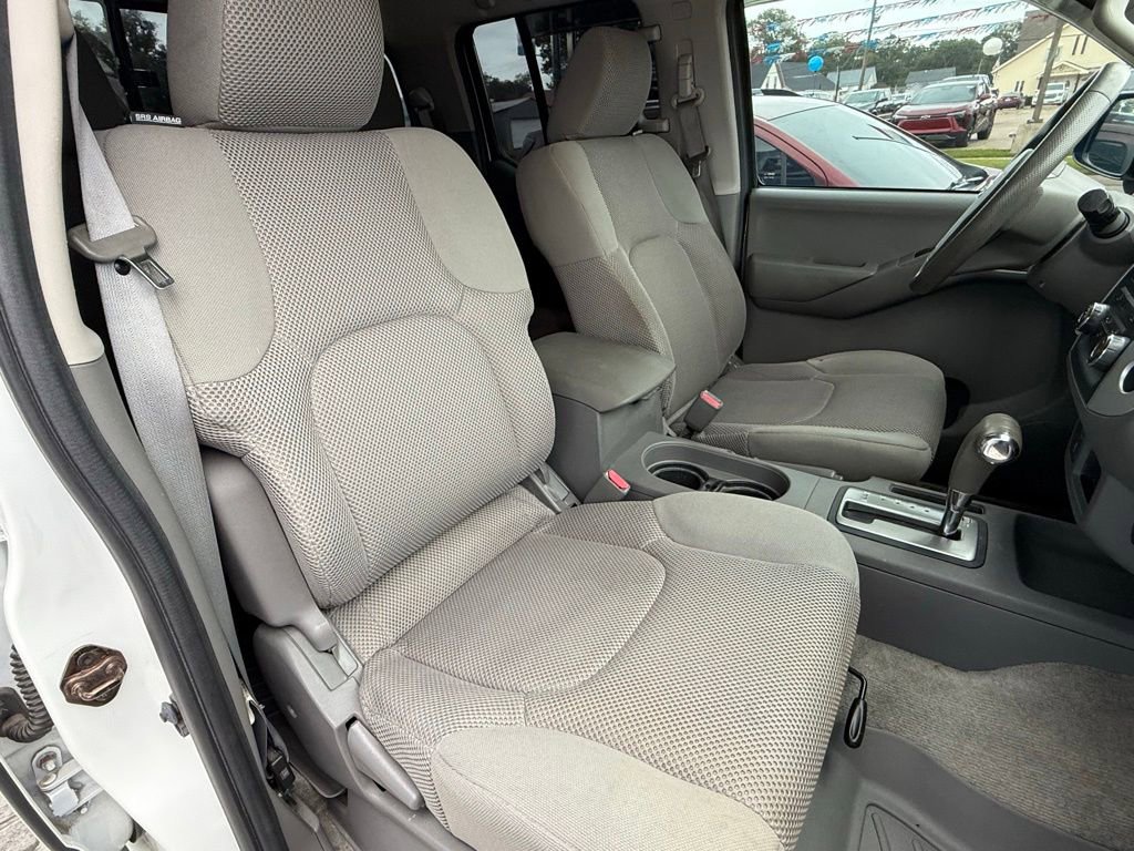 Used 2014 Nissan Frontier SV RWD image 22