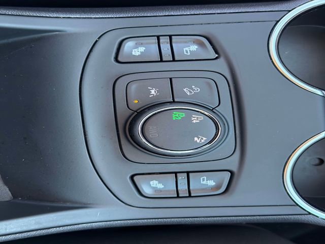 Used 2024 GMC Terrain SLT image 30