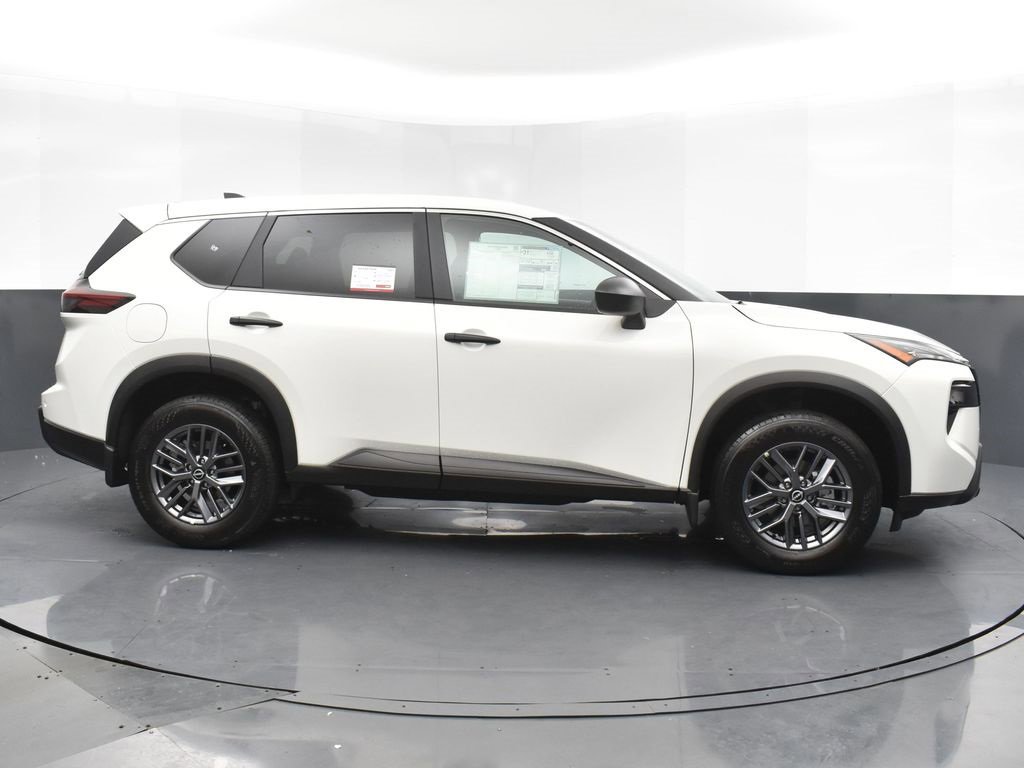 New 2026 Nissan Rogue S image 4