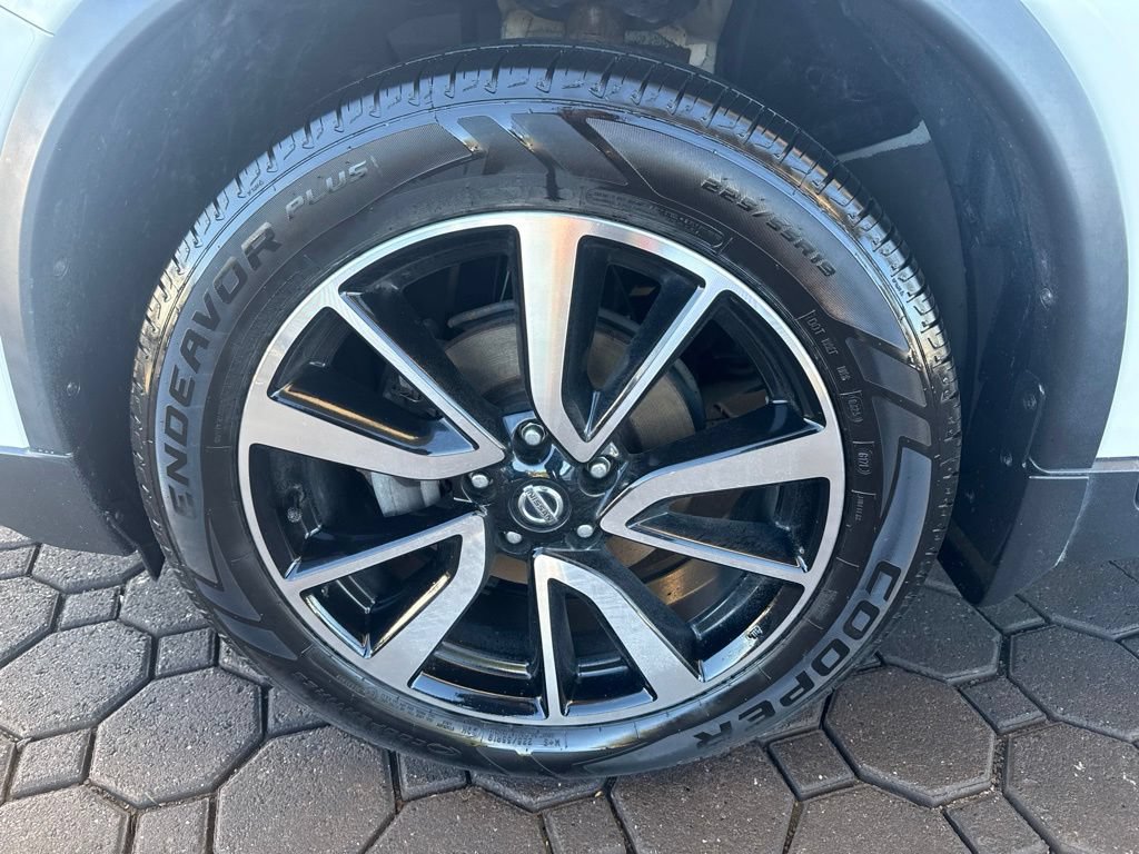 Used 2020 Nissan Rogue SL AWD/4WD image 11