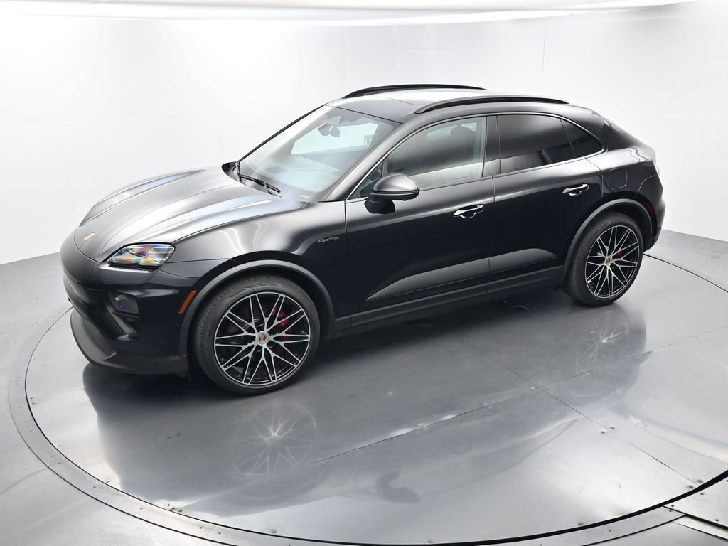 Certified 2025 Porsche Macan 4S Electric AWD/4WD image 33