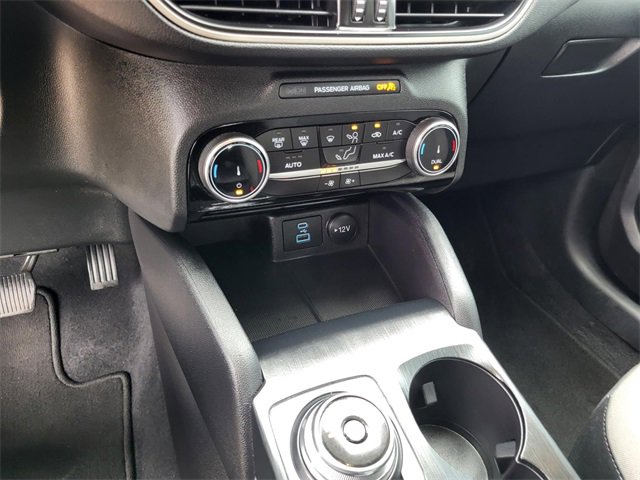 Used 2022 Ford Escape SE w/ SE Sport Appearance Package image 8