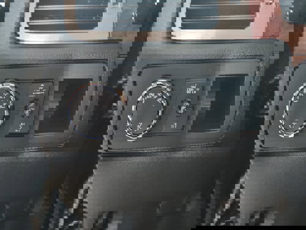 Used 2013 Chevrolet Avalanche LTZ image 25