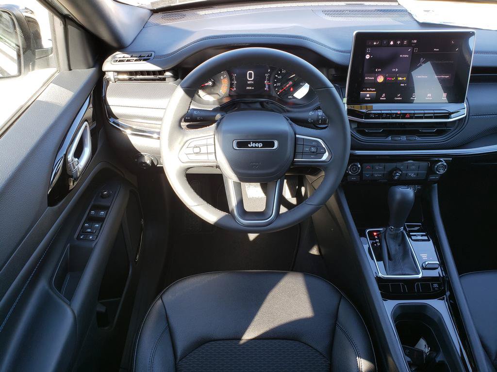 New 2026 Jeep Compass Latitude AWD/4WD image 16