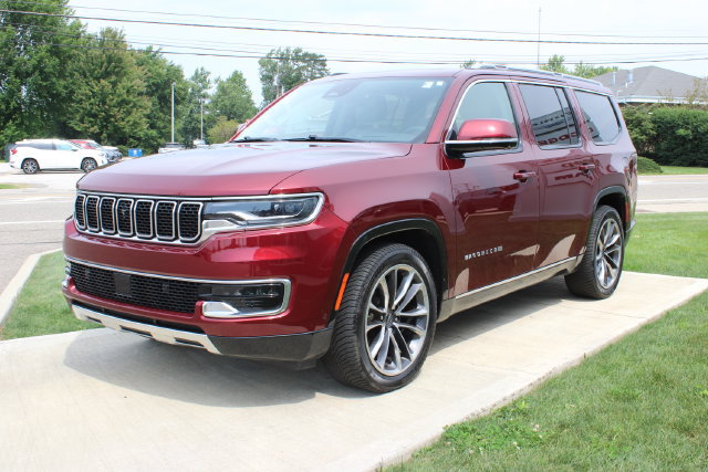 Used 2022 Jeep Wagoneer Series III w/ Premium Group I AWD/4WD image 7