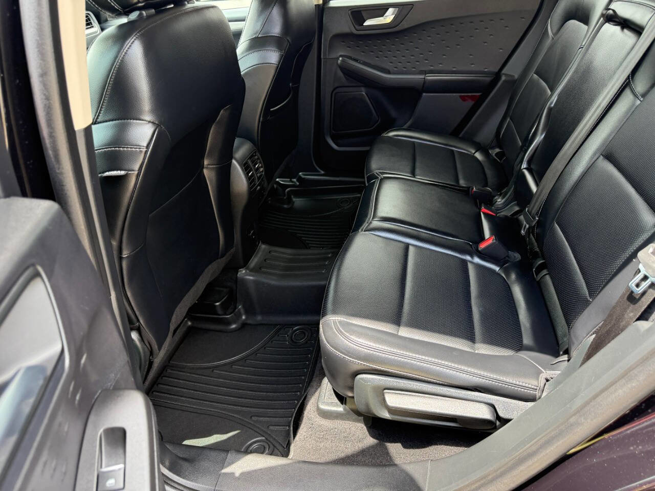 Used 2020 Ford Escape SEL image 28