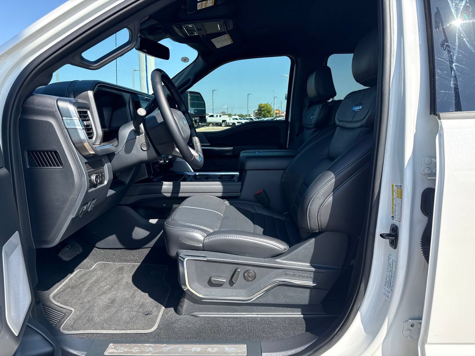 New 2025 Ford F450 Platinum AWD/4WD image 17