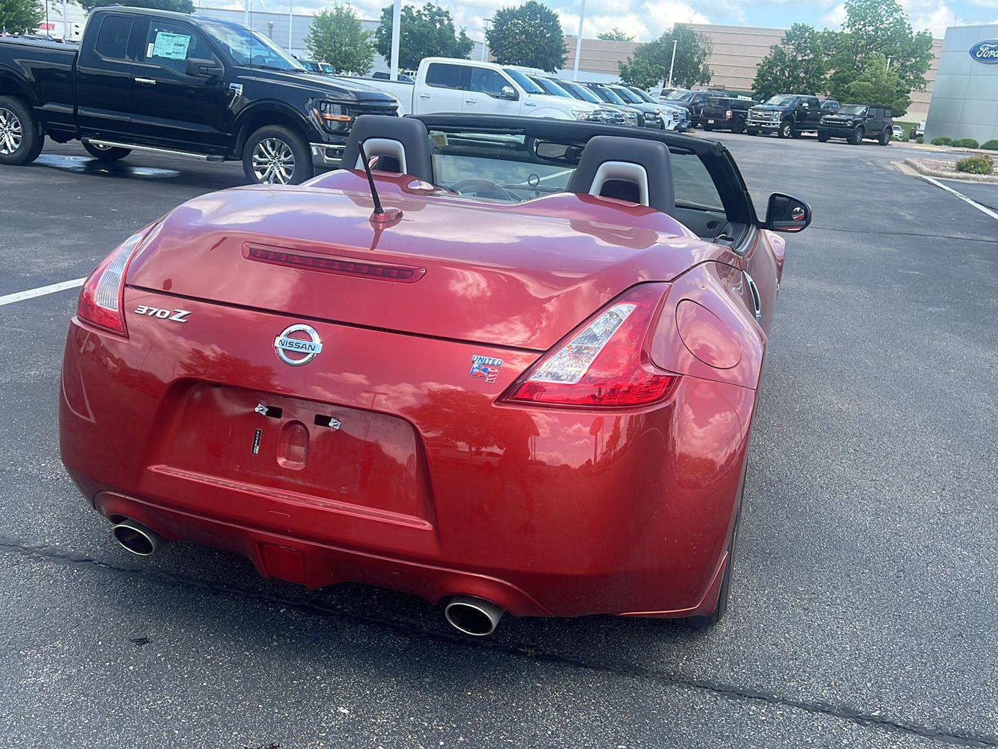 Used 2015 Nissan 370Z Touring Sport RWD image 7