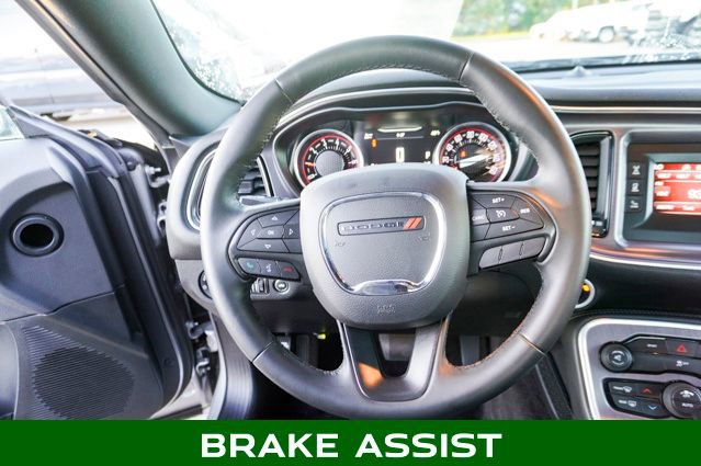 Used 2016 Dodge Challenger SXT image 11