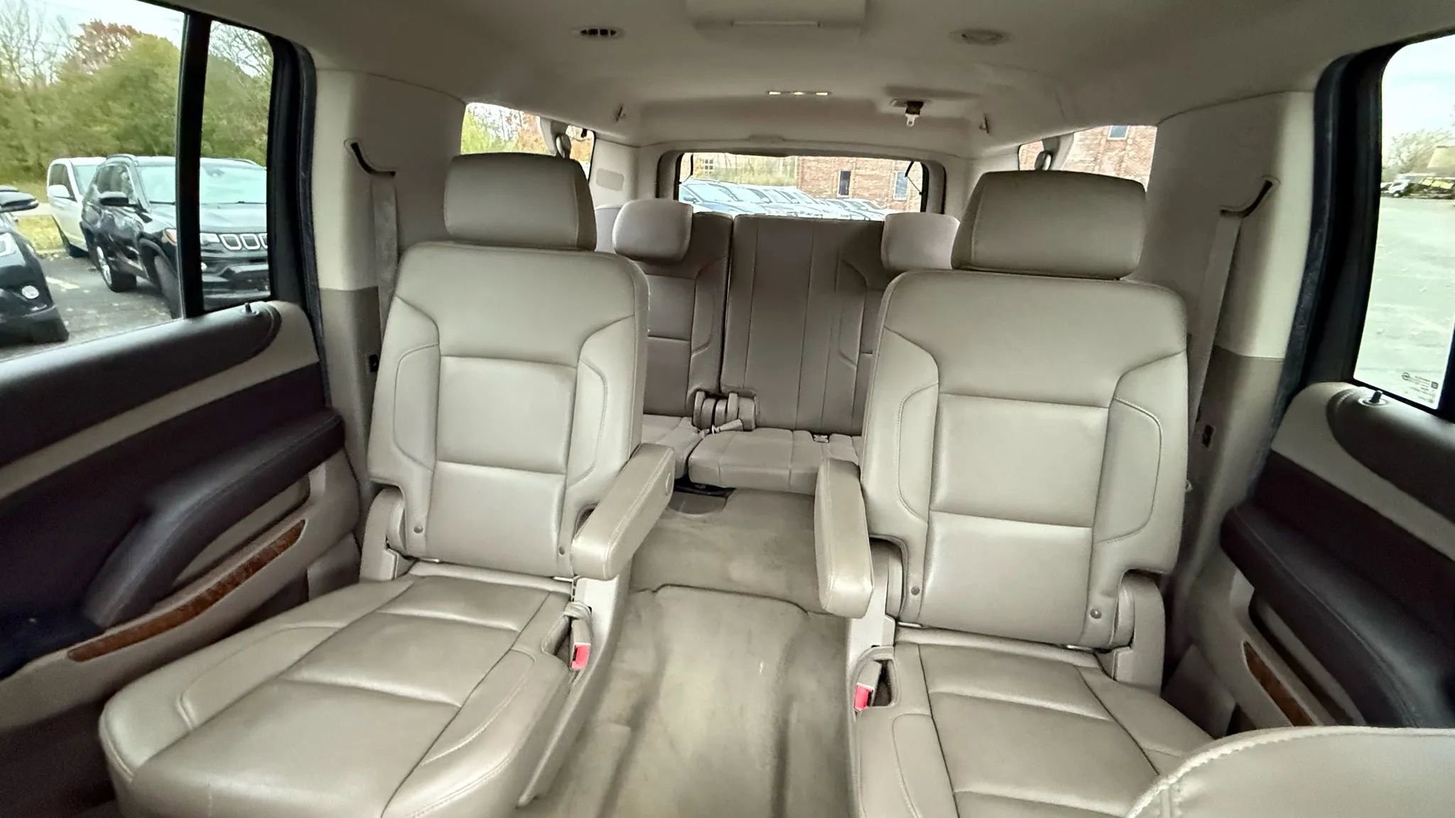 Used 2015 Chevrolet Suburban LTZ image 20