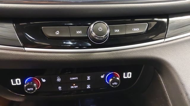 Used 2022 Buick Enclave Essence FWD image 30