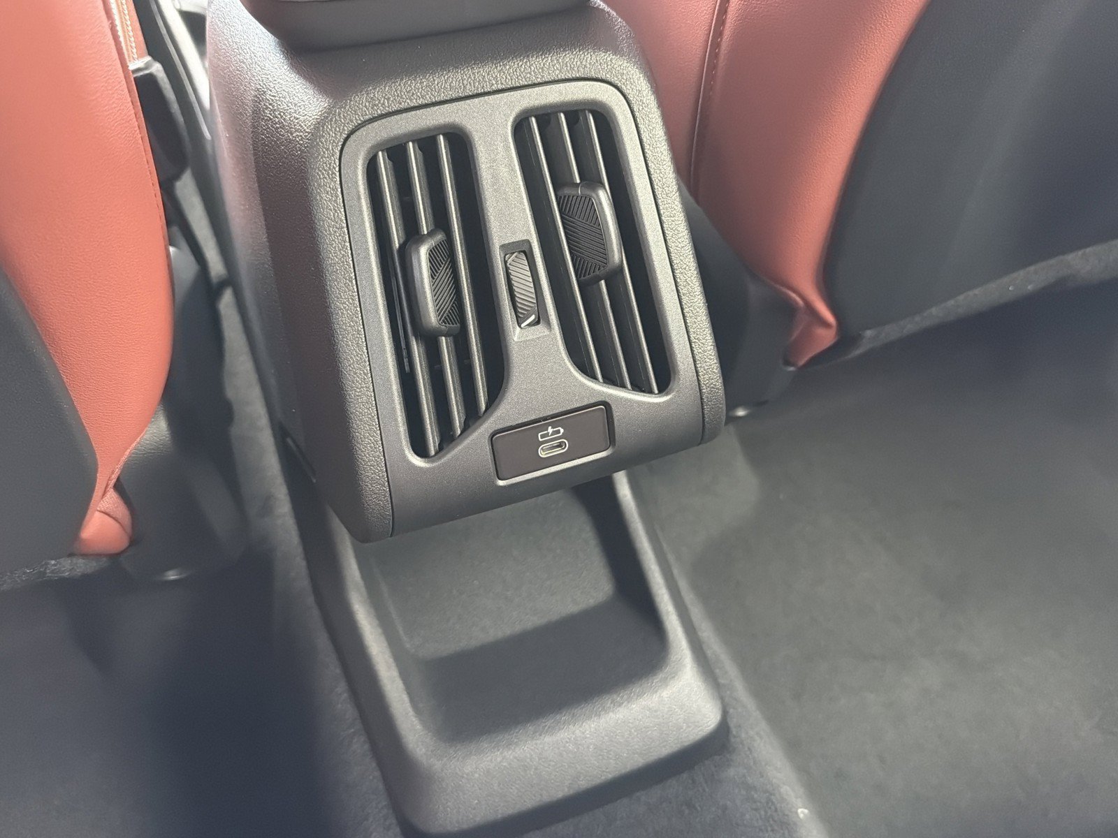 New 2027 BMW X2 xDrive28i AWD/4WD image 18