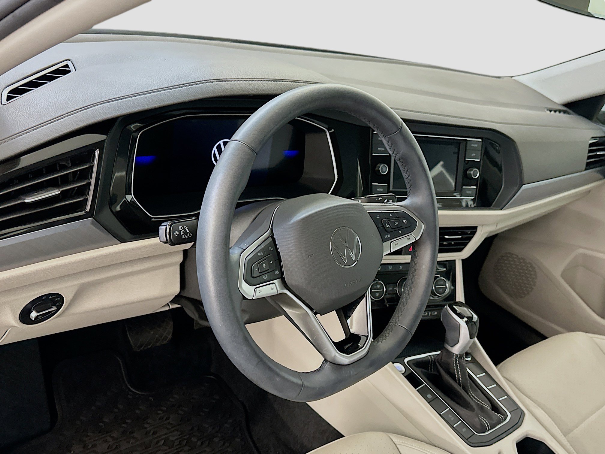 Used 2024 Volkswagen Jetta SE image 18