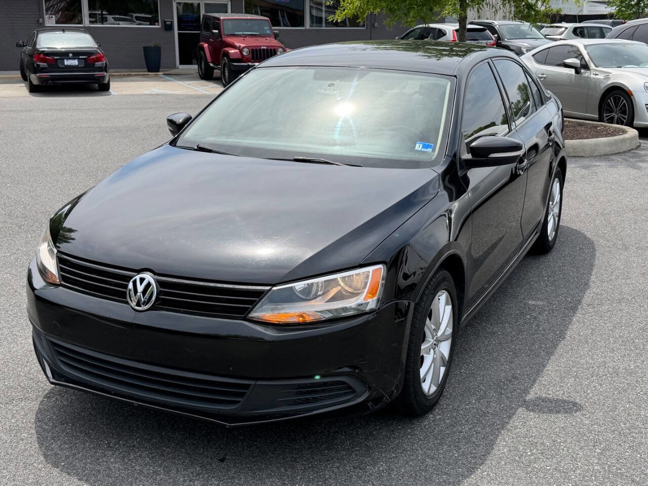 Used 2011 Volkswagen Jetta SE FWD image 1